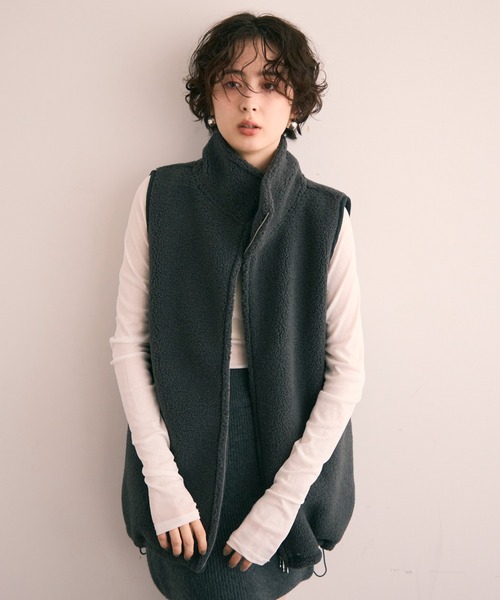 Trish（トリッシュ）の「ボアBIGベスト（ベスト・レディース・アイボリー/チャコールグレー・FREE）」の16枚目の写真