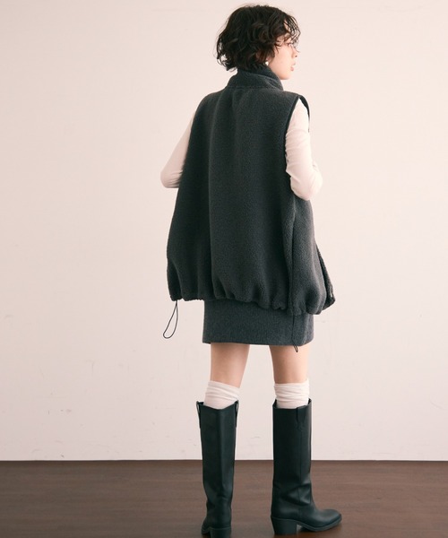 Trish（トリッシュ）の「ボアBIGベスト（ベスト・レディース・アイボリー/チャコールグレー・FREE）」の3枚目の写真