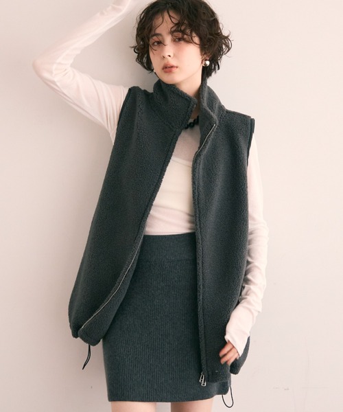 Trish（トリッシュ）の「ボアBIGベスト（ベスト・レディース・アイボリー/チャコールグレー・FREE）」の5枚目の写真