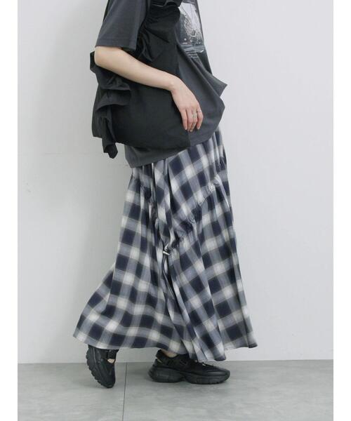 Samansa Mos2 blue（サマンサモスモスブルー）の「オンブレチェックドロストギャザースカート（スカート・レディース・ブラウン/ネイビー/ブラック・F）」の20枚目の写真