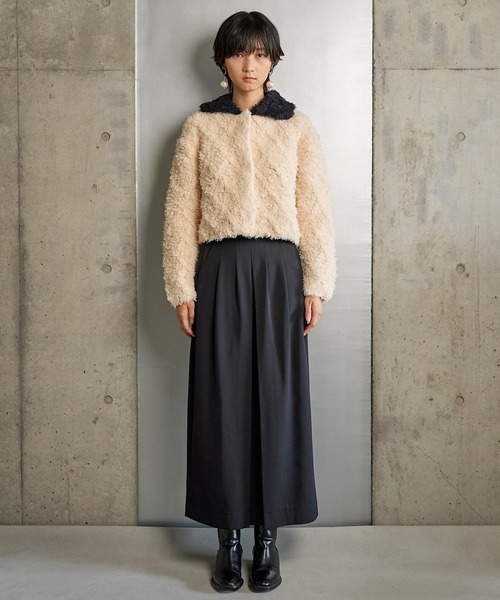 RUMCHE(ラムシェ)の「Inverted Pleats Skirt / インバーテッドプリーツスカート(スカート・レディース・ブラック・FREE)」の4枚目の写真