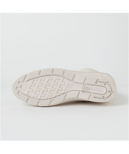 +diana（プラスダイアナ）の「【軽量】ストレッチショートブーツ 6cm（ブーツ・レディース・ブラック/アイボリー・21.5cm/22.0cm/22.5cm/23.0cm/23.5cm/24.0cm/24.5cm/25.0cm）」の9枚目の写真