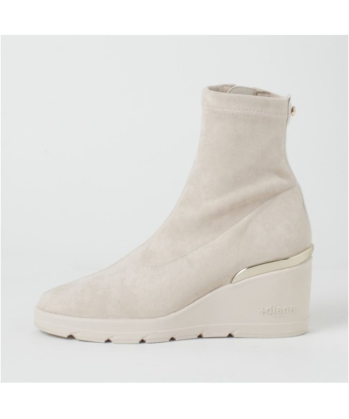 +diana（プラスダイアナ）の「【軽量】ストレッチショートブーツ 6cm（ブーツ・レディース・ブラック/アイボリー・21.5cm/22.0cm/22.5cm/23.0cm/23.5cm/24.0cm/24.5cm/25.0cm）」の14枚目の写真