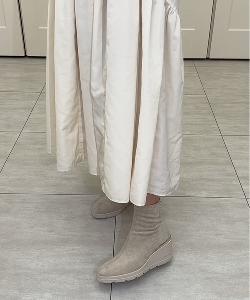 +diana（プラスダイアナ）の「【軽量】ストレッチショートブーツ 6cm（ブーツ・レディース・ブラック/アイボリー・21.5cm/22.0cm/22.5cm/23.0cm/23.5cm/24.0cm/24.5cm/25.0cm）」の16枚目の写真