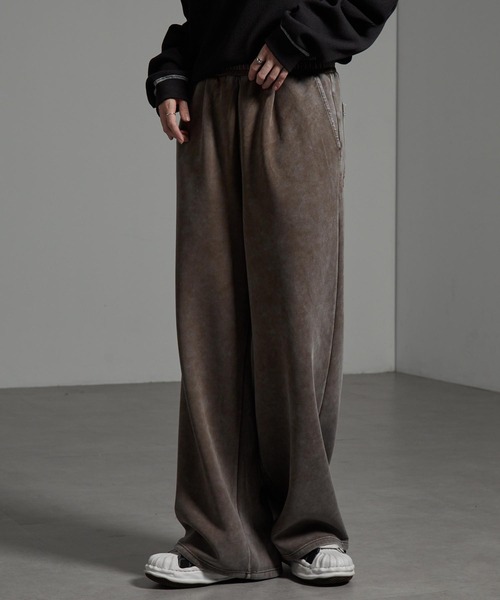 CIYOT（シヨウト）の「【CIYOT-シヨウト-】ヴィンテージ加工ケミカルウォッシュ ドローコード ワイドストレート ダンボールスウェットパンツ【セットアップ対応】（スウェットパンツ・メンズ・ブルー系/ブラウン/ボルドー/グレー/ブラック・S/M/L）」の3枚目の写真