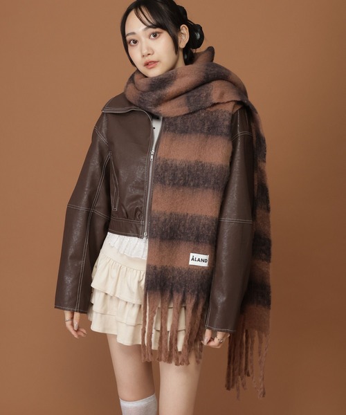 ALAND（エーランド）の「【UNISEX】ALAND／ボーダーマフラー（マフラー・レディース・ブルー/ブラウン・FREE）」の4枚目の写真