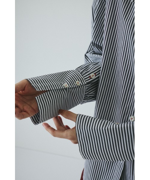 HeRIN.CYE(ヘリンドットサイ)の「Asymmetry collar shirt アシンメトリーカラーシャツ(シャツ/ブラウス・レディース・ブラウン系その他/ブラック系その他/ブルー系その他3・FREE)」の16枚目の写真