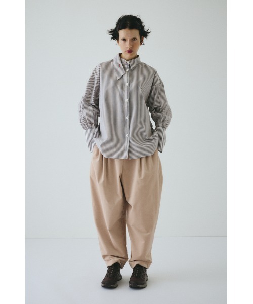 HeRIN.CYE(ヘリンドットサイ)の「Asymmetry collar shirt アシンメトリーカラーシャツ(シャツ/ブラウス・レディース・ブラウン系その他/ブラック系その他/ブルー系その他3・FREE)」の10枚目の写真