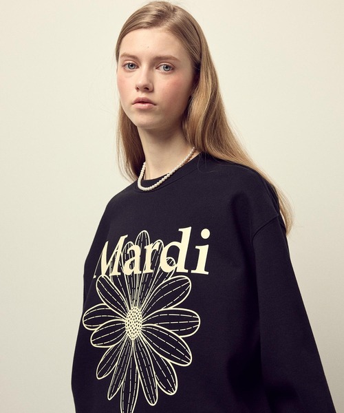 Mardi Mercredi（マルディメクルディ）の「OVERSIZED SWEATSHIRT FLOWERMARDI / オーバーサイズ スウェットシャツ フラワーマルディ（スウェット・レディース・ブラック/ネイビー/オートミール・FREE）」の8枚目の写真