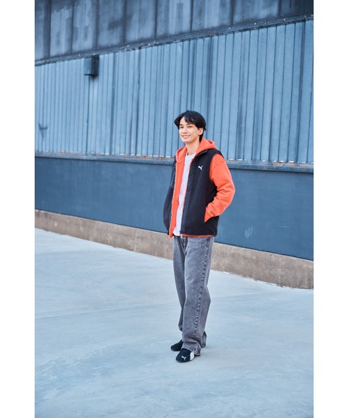 PUMA(プーマ)の「PUMA プーマ メンズ リバーシブル シェルパ ベスト(ナイロンジャケット・メンズ・ブラック・X-LARGE/XX-LARGE/MEDIUM/SMALL/LARGE)」の2枚目の写真