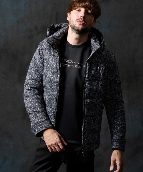 HIDEAWAYS NICOLE（ハイダウェイニコル）の「フードプリント中綿ブルゾン（ブルゾン・メンズ・シルバーグレー/ブラック/ホワイト×ブラック/ブルー系その他・X-LARGE/LARGE/MEDIUM）」の2枚目の写真