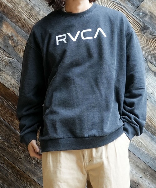 RVCA（ルーカ）の「RVCA メンズ BIG RVCA FADE CR トレーナー 【2025年秋冬モデル】 @autumn/ルーカクルーネックスウェット（スウェット・メンズ・ブラック/ホワイト系その他/チャコール/ヘザーグレー/ホワイト・SMALL/MEDIUM/LARGE/X-LARGE）」の3枚目の写真