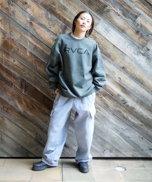 RVCA（ルーカ）の「RVCA メンズ BIG RVCA FADE CR トレーナー 【2025年秋冬モデル】 @autumn/ルーカクルーネックスウェット（スウェット・メンズ・ホワイト/ヘザーグレー/ブラック/チャコール/ホワイト系その他・X-LARGE/SMALL/MEDIUM/LARGE）」の11枚目の写真