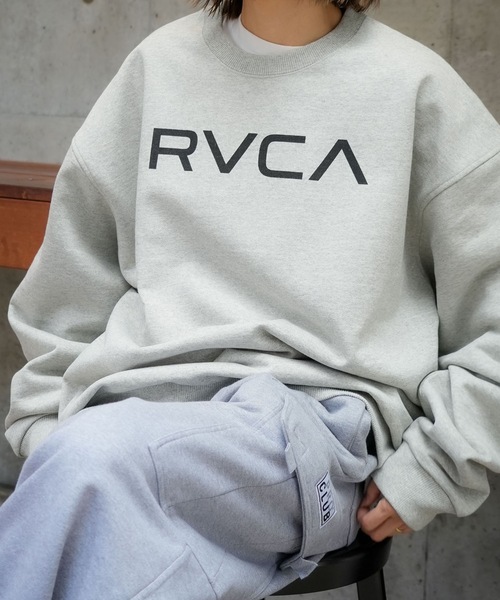 RVCA（ルーカ）の「RVCA メンズ BIG RVCA FADE CR トレーナー 【2025年秋冬モデル】 @autumn/ルーカクルーネックスウェット（スウェット・メンズ・ホワイト/ヘザーグレー/ブラック/チャコール/ホワイト系その他・X-LARGE/SMALL/MEDIUM/LARGE）」の10枚目の写真