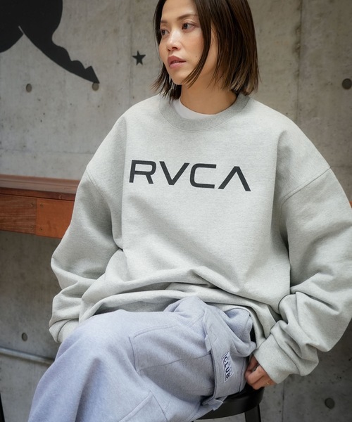 RVCA（ルーカ）の「RVCA メンズ BIG RVCA FADE CR トレーナー 【2025年秋冬モデル】 @autumn/ルーカクルーネックスウェット（スウェット・メンズ・ホワイト/ヘザーグレー/ブラック/チャコール/ホワイト系その他・X-LARGE/SMALL/MEDIUM/LARGE）」の6枚目の写真