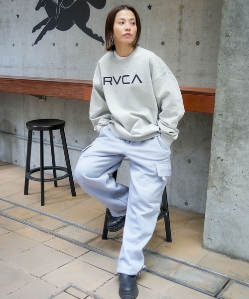 RVCA（ルーカ）の「RVCA メンズ BIG RVCA FADE CR トレーナー 【2025年秋冬モデル】 @autumn/ルーカクルーネックスウェット（スウェット・メンズ・ホワイト/ヘザーグレー/ブラック/チャコール/ホワイト系その他・X-LARGE/SMALL/MEDIUM/LARGE）」の21枚目の写真