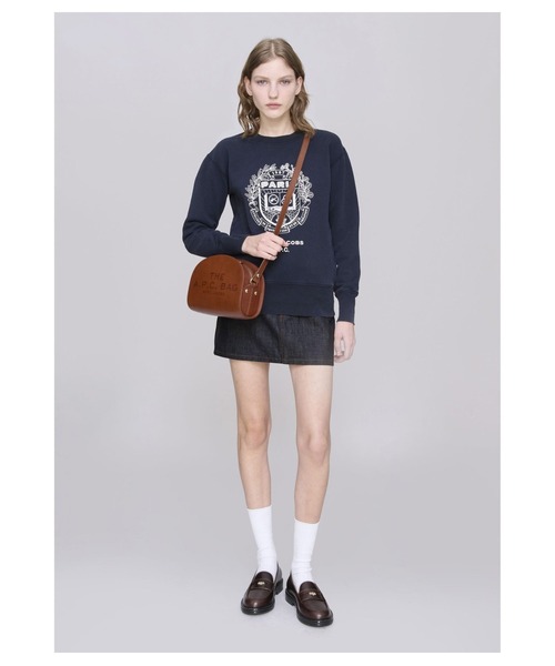 A.P.C.（アーペーセー）の「THE SHRUNKEN PARIS CREWNECK / A.P.C. x MARC JACOBS（スウェット・レディース・ダークネイビー・S/M）」の2枚目の写真