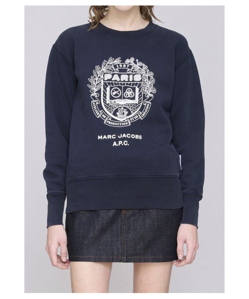 A.P.C.（アーペーセー）の「THE SHRUNKEN PARIS CREWNECK / A.P.C. x MARC JACOBS（スウェット・レディース・ダークネイビー・S/M）」の4枚目の写真