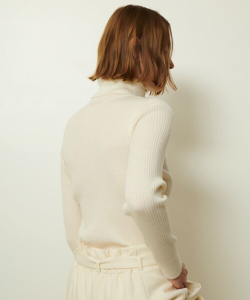 allureville（アルアバイル）の「2WAYネックリブタートル（ニット/セーター・レディース・ライトグレー/イエロー/サックスブルー/オフホワイト/ブラック・2）」の21枚目の写真