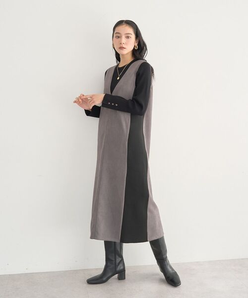 YECCA VECCA(イェッカヴェッカ)の「ニット切替フェイクスエードジャンスカ(ジャンパースカート・レディース・ブルー/チャコールグレー/グレイッシュベージュ・FREE)」の4枚目の写真