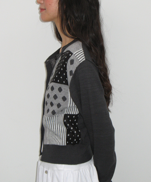 RONRON(ロンロン)の「DOT STRIPE MIX KNIT CARDIGAN DARK GREY(カーディガン/ボレロ・レディース・その他・FREE)」の3枚目の写真