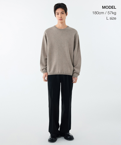 MUSINSA STANDARD(ムシンサスタンダード)の「ミニマルクルーネックニット【ヘッダーベージュ】(ニット/セーター・メンズ・その他・LARGE/X-LARGE/XX-LARGE/SMALL/MEDIUM)」の2枚目の写真