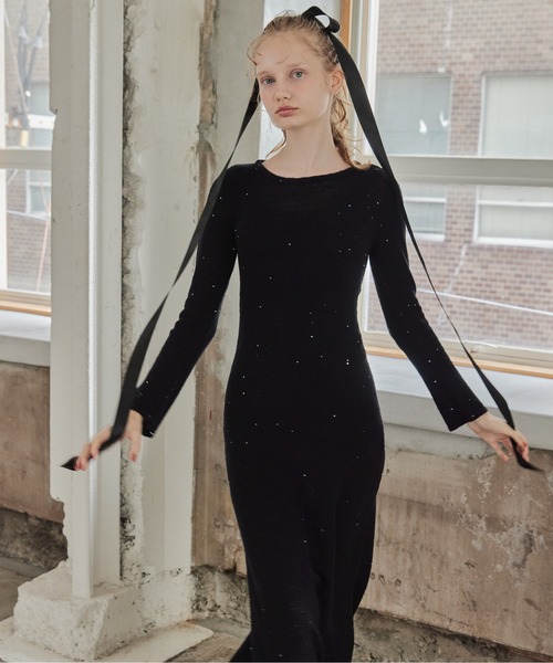 etre loin(エトルワン)の「Back open shiny knit dress(ワンピース・レディース・ブラック/ピンク/レッド・M)」の5枚目の写真