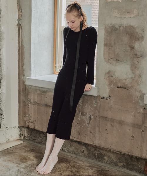etre loin(エトルワン)の「Back open shiny knit dress(ワンピース・レディース・ブラック/ピンク/レッド・M)」の7枚目の写真