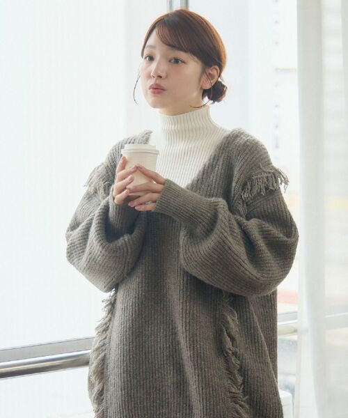 RETRO GIRL（レトロガール）の「VネックチュニックNT（ニット/セーター・レディース・ベージュ/ブラウン/ブルー・FREE）」の5枚目の写真