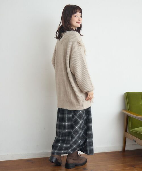 RETRO GIRL（レトロガール）の「VネックチュニックNT（ニット/セーター・レディース・ベージュ/ブラウン/ブルー・FREE）」の15枚目の写真