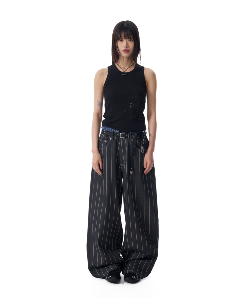 AAKAM(アーカム)の「Striped Cinch Back Denim Pants (Black)(デニムパンツ・レディース・その他・1/2)」の5枚目の写真