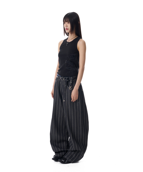 AAKAM(アーカム)の「Striped Cinch Back Denim Pants (Black)(デニムパンツ・レディース・その他・1/2)」の6枚目の写真