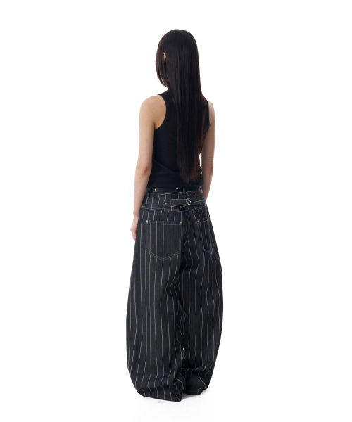 AAKAM(アーカム)の「Striped Cinch Back Denim Pants (Black)(デニムパンツ・レディース・その他・1/2)」の7枚目の写真