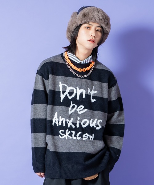 a.p.o.v.(エーピーオービー)の「a.p.o.v. ストリートフォントロゴメッセージワイドボーダーオーバーサイズニットセーター(ニット/セーター・メンズ・ネイビー/ブラック・ONESIZE)」の1枚目の写真