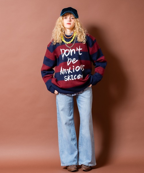 a.p.o.v.(エーピーオービー)の「a.p.o.v. ストリートフォントロゴメッセージワイドボーダーオーバーサイズニットセーター(ニット/セーター・メンズ・ネイビー/ブラック・ONESIZE)」の4枚目の写真