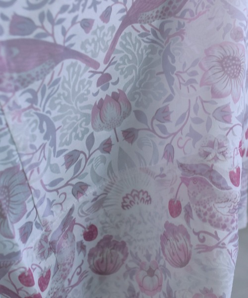 utatane（ウタタネ）の「羽織 ニコアンティーク Strawberry Thief(イチゴ泥棒) ローザ Fabric by BEST OF MORRIS ベスト・オブ・モリス（着物・レディース・ピンク・FREE）」の2枚目の写真