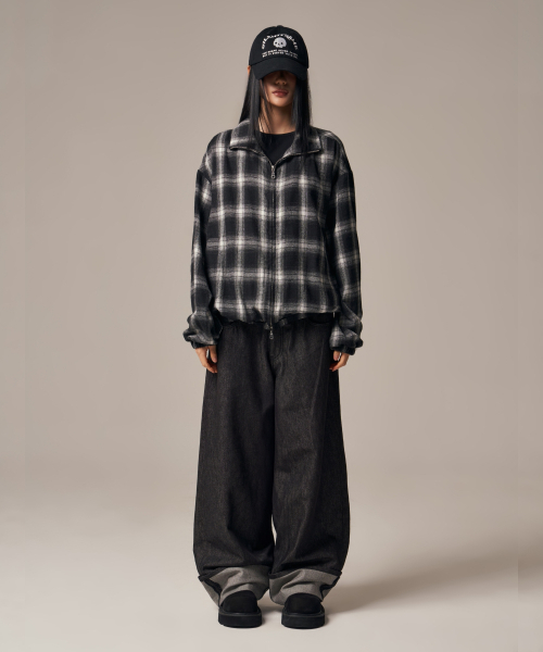 IDWS(アイドンワナセル)の「Bolly Roll Up Raw Denim Pants Black(デニムパンツ・レディース・その他・2/0/1)」の8枚目の写真