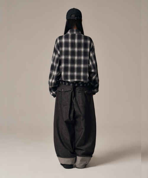 IDWS(アイドンワナセル)の「Bolly Roll Up Raw Denim Pants Black(デニムパンツ・レディース・その他・2/0/1)」の16枚目の写真