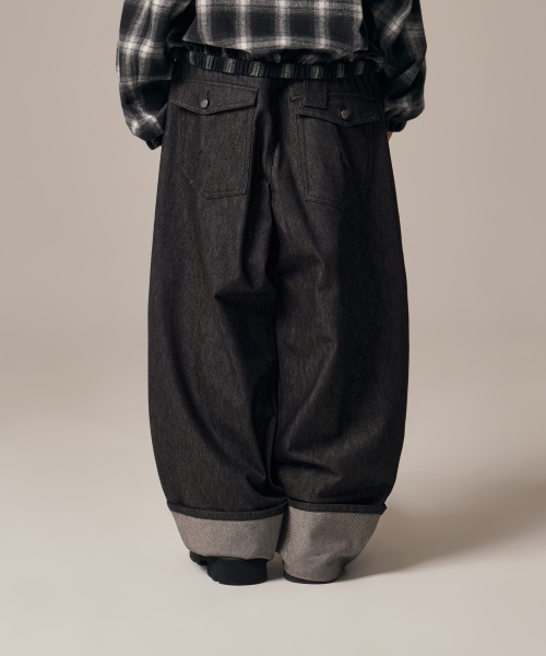 IDWS(アイドンワナセル)の「Bolly Roll Up Raw Denim Pants Black(デニムパンツ・レディース・その他・2/0/1)」の17枚目の写真