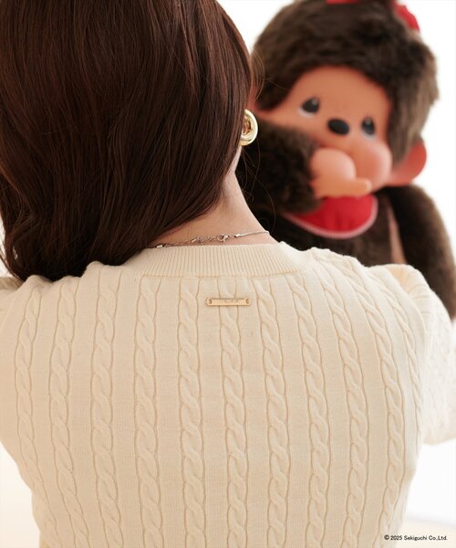 natural couture（ナチュラルクチュール）の「【モンチッチ×natural couture】ケーブル刺繍ニット  （ニット/セーター・レディース・ピンクベージュ/ネイビー/オフホワイト・FREE）」の11枚目の写真