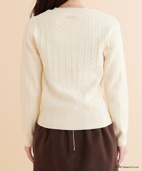 natural couture（ナチュラルクチュール）の「【モンチッチ×natural couture】ケーブル刺繍ニット  （ニット/セーター・レディース・ピンクベージュ/ネイビー/オフホワイト・FREE）」の13枚目の写真