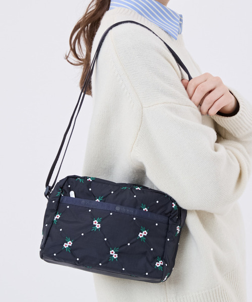 LeSportsac（レスポートサック）の「DANIELLA CROSSBODY フローラルラティスEMB（ショルダーバッグ・レディース・ブルー・FREE）」の6枚目の写真