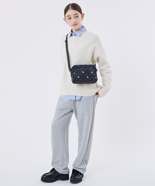LeSportsac（レスポートサック）の「DANIELLA CROSSBODY フローラルラティスEMB（ショルダーバッグ・レディース・ブルー・FREE）」の7枚目の写真