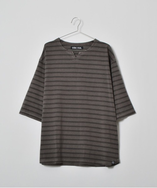 DOUBLE STEAL(ダブルスティール)の「DSピグメントオーバーダイボーダーキーネックTシャツ(Tシャツ/カットソー・メンズ・ブラック/オリーブ/ベージュ・LARGE/MEDIUM/SMALL)」の10枚目の写真