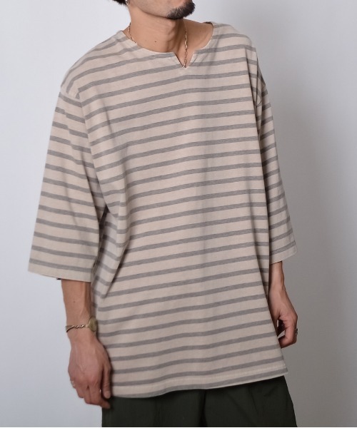 DOUBLE STEAL(ダブルスティール)の「DSピグメントオーバーダイボーダーキーネックTシャツ(Tシャツ/カットソー・メンズ・ブラック/オリーブ/ベージュ・LARGE/MEDIUM/SMALL)」の14枚目の写真