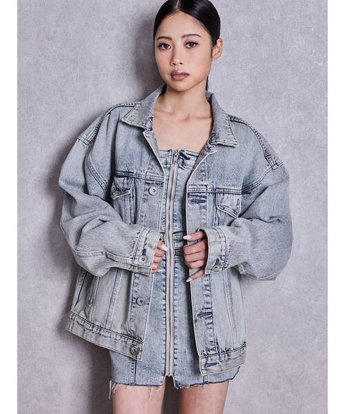 GYDA（ジェイダ）の「Symmetry GYDA bijou BIGデニムGジャン（デニムジャケット・レディース・ライトブルー/ブルー・FREE）」の4枚目の写真