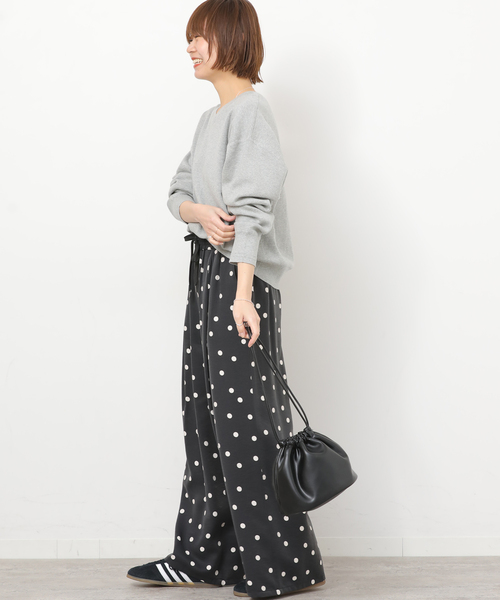 JOURNAL STANDARD relume（ジャーナルスタンダード　レリューム）の「ランダムドットギャザーワイドパンツ（その他パンツ・レディース・ブラック・38/36）」の3枚目の写真