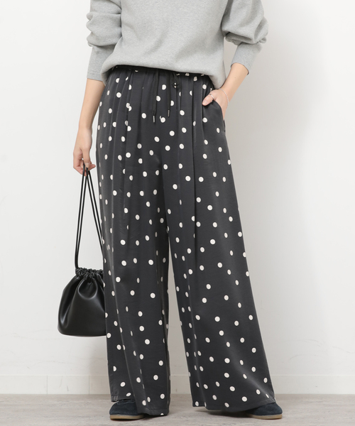 JOURNAL STANDARD relume（ジャーナルスタンダード　レリューム）の「ランダムドットギャザーワイドパンツ（その他パンツ・レディース・ブラック・38/36）」の6枚目の写真