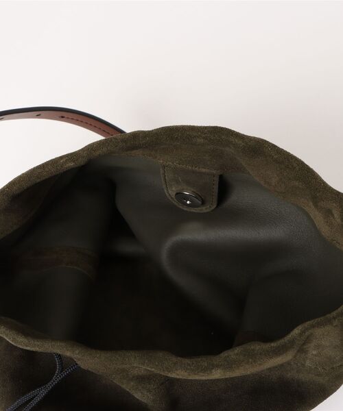 Maison Margiela(メゾンマルジェラ)の「Maison Margiela-women BELT BAG POUCH(ショルダーバッグ・レディース・カーキブラウン・FREE)」の4枚目の写真