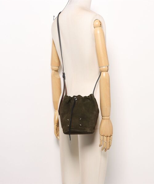 Maison Margiela(メゾンマルジェラ)の「Maison Margiela-women BELT BAG POUCH(ショルダーバッグ・レディース・カーキブラウン・FREE)」の5枚目の写真